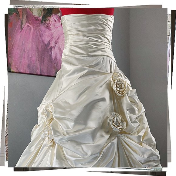 Vintage 2004 Ivory Silk Satin Wedding Gown w Floral Detail by Monique L'Huillier - Picture 6 of 8